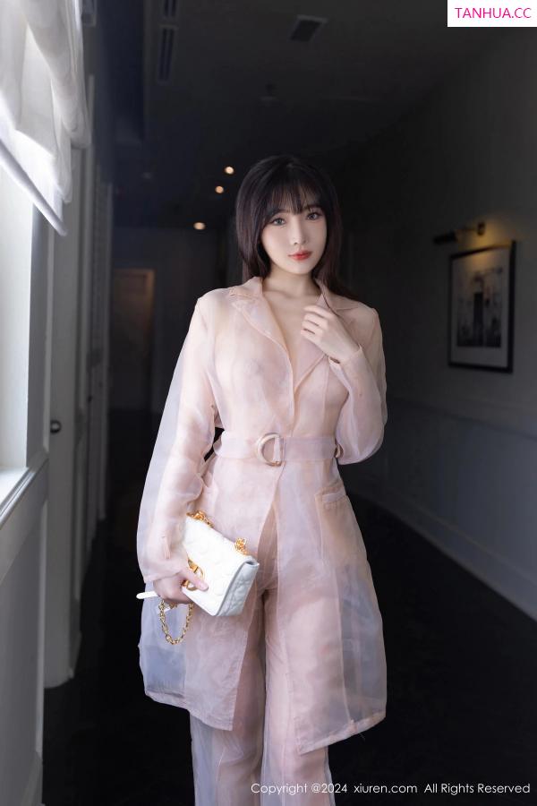 陆萱萱  [XiuRen]高清写真图 2024.05.09 No.8509 陆萱萱 美腿性感第4张图片